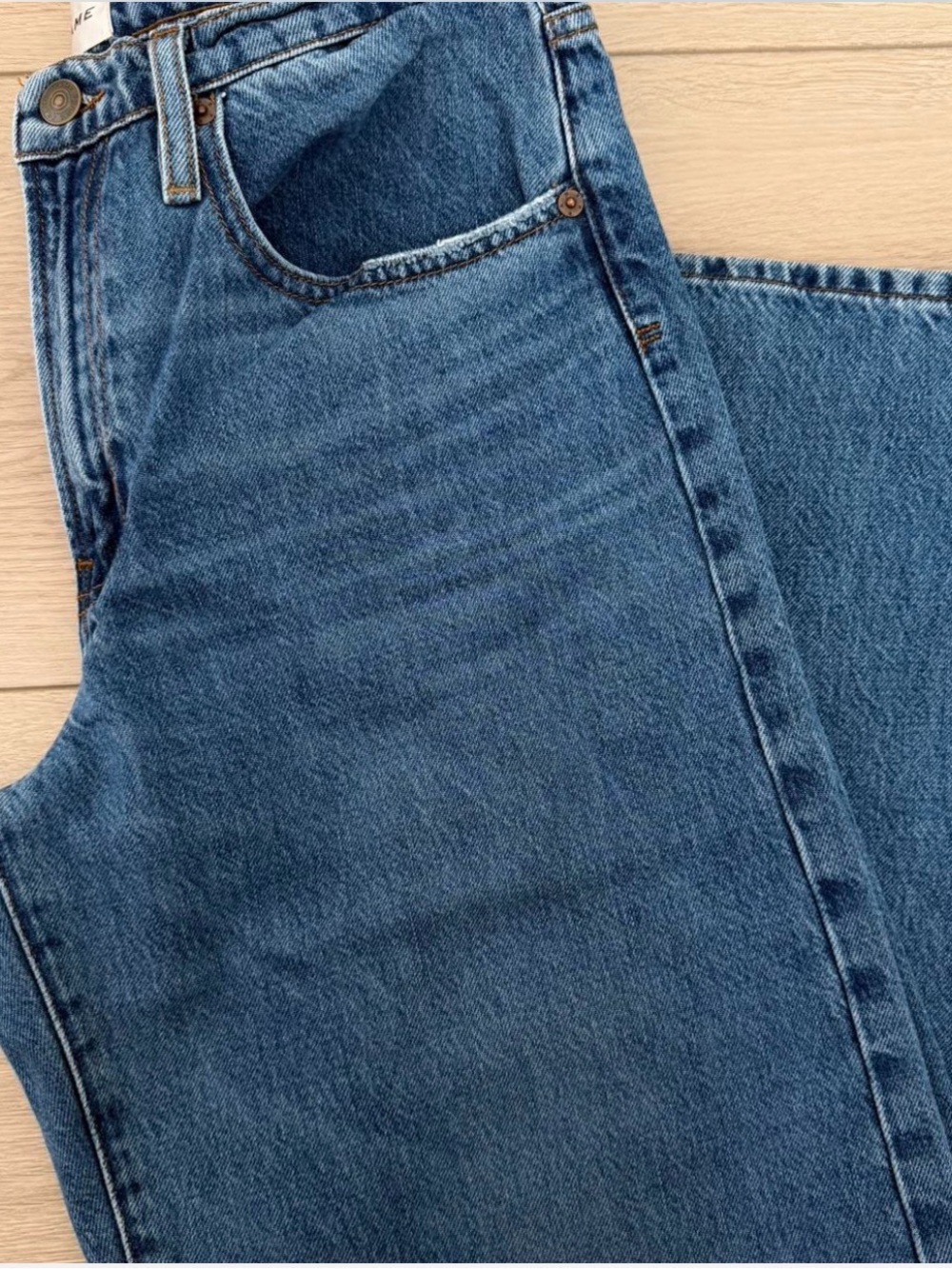 Frame Low Slung Barrel Jean